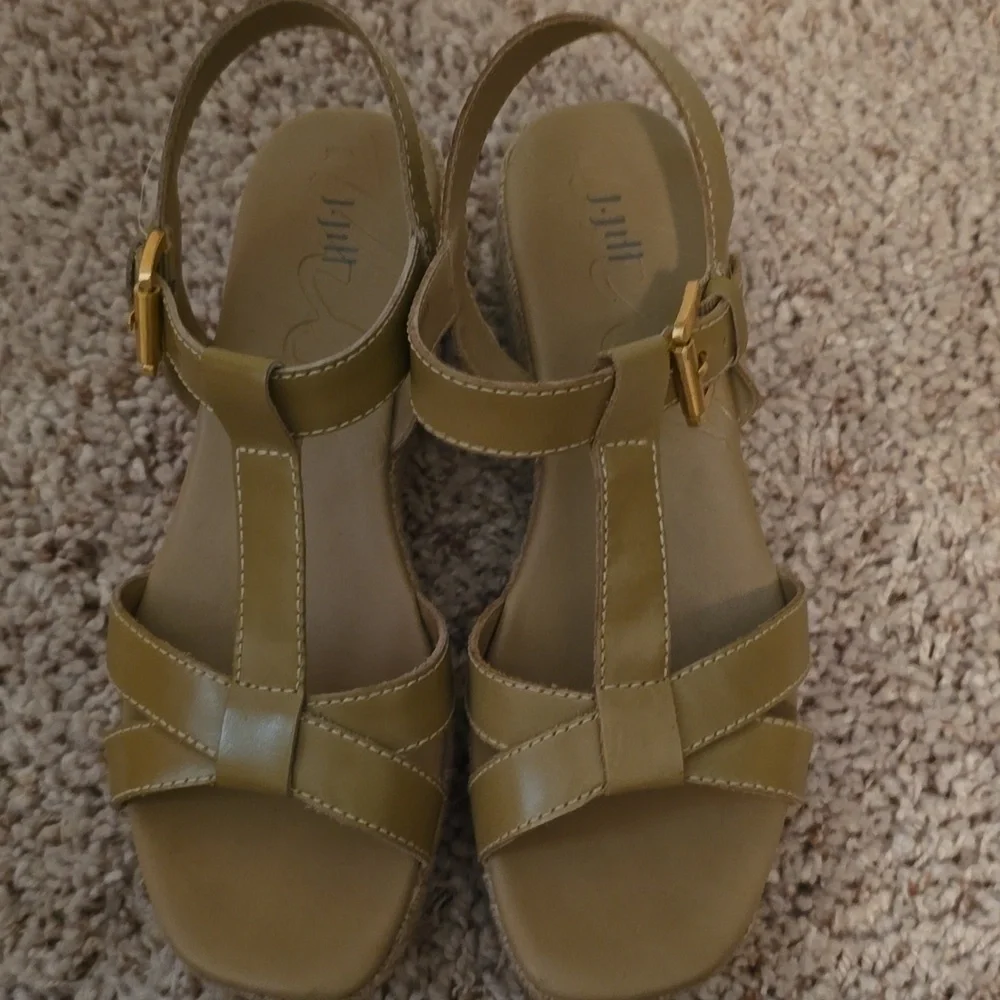J.Jill Women's Tan Wedge Sandals EUC Size 7 (0718)